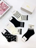 超奇跡の入荷☆ ディオール 激安通販 クラシックアルファベットロゴコットンミッドソックス