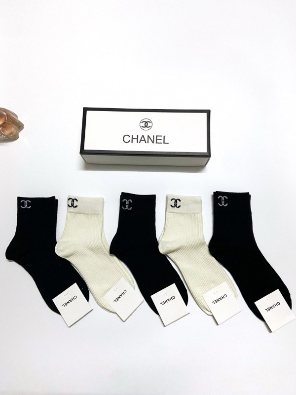高品質 シャネル n級品 クラシックアルファベットロゴコットンミッドソックス