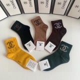 超奇跡の入荷☆ シャネル コピーおすすめ ミドル丈スタッズソックス