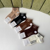 【話題商品！】グッチ コピー の新定番中短タイプスタッズソックス