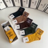 超奇跡の入荷☆ シャネル コピーおすすめ ミドル丈スタッズソックス