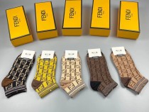 超話題! フェンディ コピー の新品中筒女性用靴下