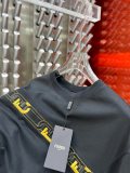 日本未入荷 フェンディ 激安偽物 2024 ss最新レザーロゴ発泡丸首半袖Tシャツ