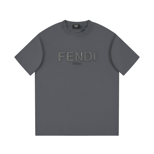 追跡付 フェンディ 激安通販 FENDIの最新Tアップ