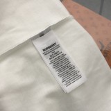 入手困難 バーバリー コピーおすすめ 2024新作スエード発泡アルファベットロゴ半袖Tシャツ