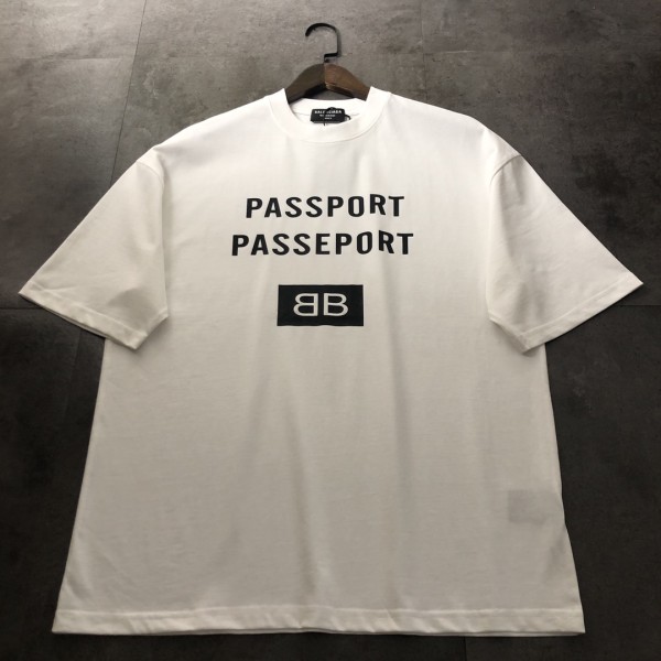 入手困難 バレンシアガ コピー 2024新パスポートシリーズシンプル半袖Tシャツ