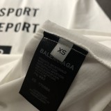 入手困難 バレンシアガ コピー 2024新パスポートシリーズシンプル半袖Tシャツ