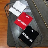 大人気 バーバリー スーパーコピー 2024新作立体アルファベット半袖Tシャツ