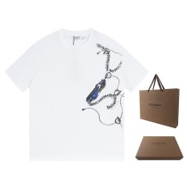 入手困難 バーバリー コピー チェーンプリントクルーネック半袖Tシャツ