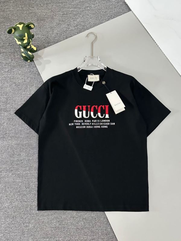 稀少 グッチ 偽物通販 の最新トップバージョンの胸の前の厚手版ゴムロゴ工芸Ｔシャツ