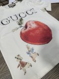 【話題商品！】グッチ n級品 夏のピーターラビット黒鉛プリントキノコ雲カップルの丸首半袖Tシャツ