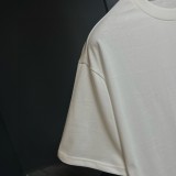 【話題商品！】プラダ 偽物通販 2024 ss最新レザーロゴ発泡丸首半袖Tシャツ