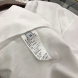★超人気 ロエベ 偽物通販 2024新作胸元プリントロゴ半袖Tシャツ