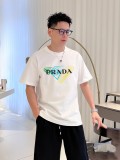 新作 プラダ 激安通販 の胸元ロゴをプリントした肌感カバーラウンドネックTシャツ2色