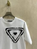 大人気 プラダ コピーおすすめ グラフィティメタリックトリコロール半袖Tスリーブ2色