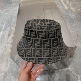 超奇跡の入荷☆ フェンディ コピー の老花アルファベット漁師帽