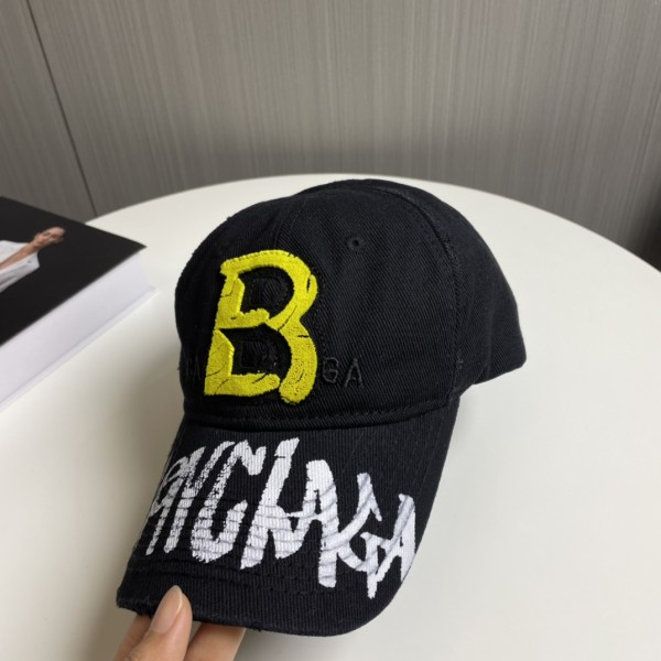 使い勝手良し バレンシアガ スーパーコピー の新作刺繍ロゴ入り野球帽
