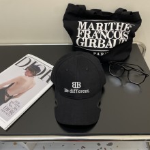 【限定】バレンシアガ 激安偽物 の新作刺繍ロゴ入り野球帽