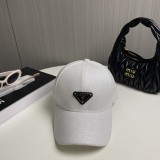 日本未入荷 プラダ コピーおすすめ の新型トライアングルキャップ