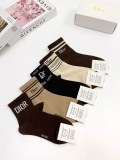 【限定】ディオール スーパーコピー の定番アルファベットロゴ純綿中筒ソックス