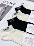 日本未入荷 ディオール n級品 クラシックアルファベットロゴ夏の薄手エアコンソックス
