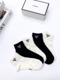 【限定】シャネル n級品 の定番アルファベットロゴ純綿ショートソックス