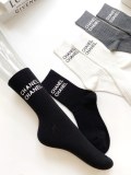 【限定】 シャネル 激安偽物 クラシックアルファベットロゴコットンミッドソックスふくらはぎソックス