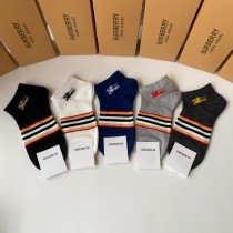 高品質  バーバリー コピー の新作ミドル丈スタッズソックス