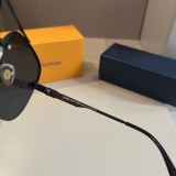 入手困難 ルイヴィトン コピーおすすめ のメタル単梁パイロットガマ型おしゃれサングラス