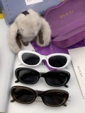 入手困難 グッチ コピー Gucci定番のフレームデザインで3色