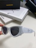 【話題商品！】バレンシアガ 激安偽物 2024新型キャッツアイサングラス