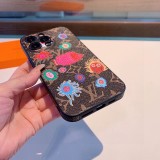 高品質 ルイヴィトン 激安通販 Lv草間弥生シリーズ精孔全包携帯ケースLvエンボス携帯ケース