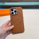 大人気ルイヴィトン スーパーコピー Lv新型携帯ケース半包突孔カメラケース