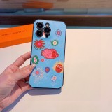 超話題! ルイヴィトン 偽物通販 Lv草間弥生シリーズ精孔全包携帯ケースLvエンボス携帯ケース