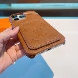 大人気ルイヴィトン スーパーコピー Lv新型携帯ケース半包突孔カメラケース