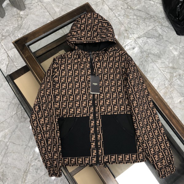日本未入荷 フェンディ n級品 秋冬の厚手のパーカージャケット
