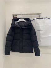 ★超人気 モンクレール 激安通販 ショート丈のダウンジャケット