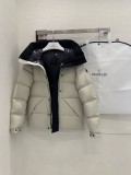 高品質 モンクレール 偽物通販 ショート丈のダウンジャケット