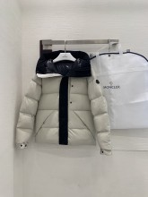 高品質 モンクレール 偽物通販 ショート丈のダウンジャケット
