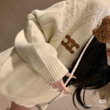 使い勝手良し セリーヌ n級品 刺繍革のロゴ入りフードカーディガン