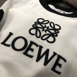 入手困難 ロエベ スーパーコピー 2024新型衝突カラーのパッチワーク刺繍の衛衣