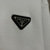 日本未入荷  プラダ 偽物通販 2024秋冬新作メタル三角標刺繍ラウンドネックパーカー下着