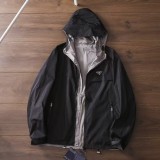 稀少 プラダ n級品の新作機能性フードを裏表2枚羽織る2色