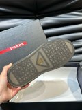 高品質 プラダ コピー 24ssメンズこのスニーカー