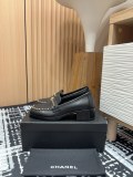 超奇跡の入荷☆ シャネル n級品 秋冬ちゃんは皮チェーンの楽福靴