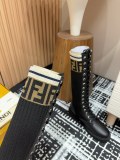 日本未入荷 フェンディ スーパーコピー バージョンのマーチンブーツ秋冬シリーズ
