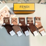 日本未入荷 フェンディ コピーおすすめ の秋冬用中筒靴下