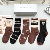 追跡付 バレンシアガ n級品 爆発するほど美しい欧米の大物ストッキング