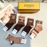 日本未入荷 フェンディ コピーおすすめ の秋冬用中筒靴下