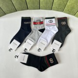超奇跡の入荷☆ グッチ 激安通販 ミディアムスタッズソックス